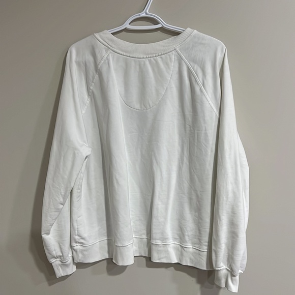 White lightweight graphic sweat shirt size small but would easily fit medium - Picture 3 of 3